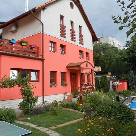 Hotel Aranyeso Vendeghaz Csorbai Budapest Exterior foto