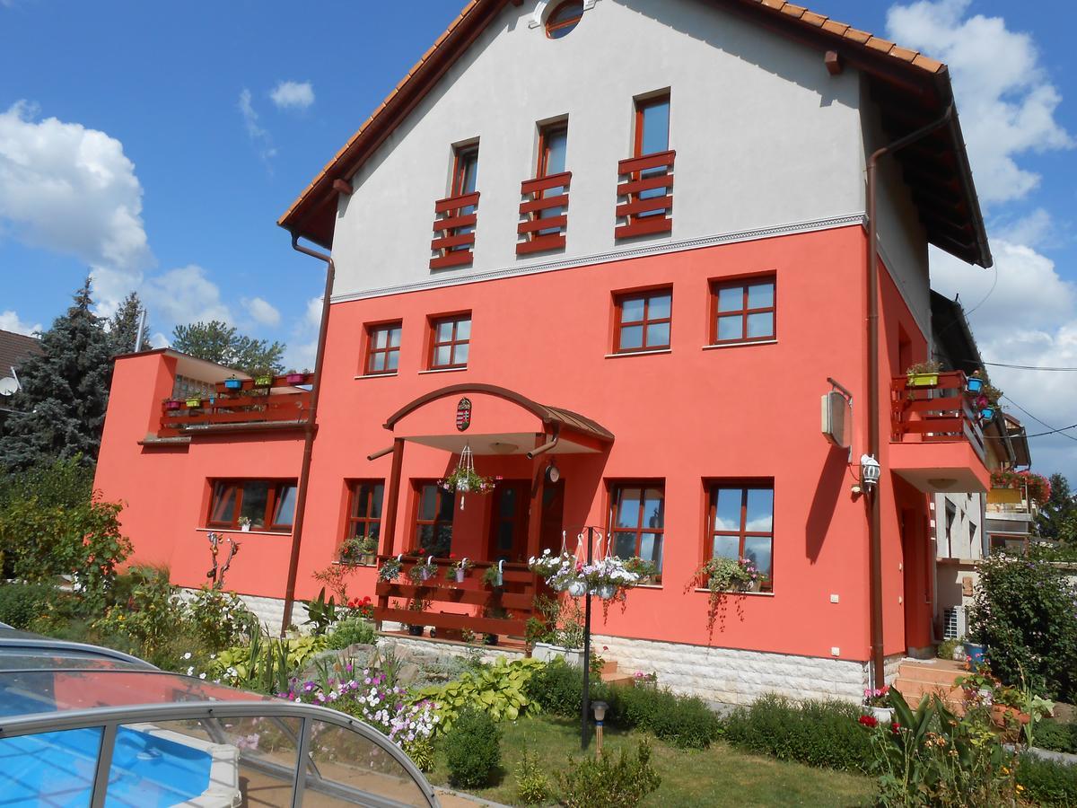 Hotel Aranyeso Vendeghaz Csorbai Budapest Exterior foto