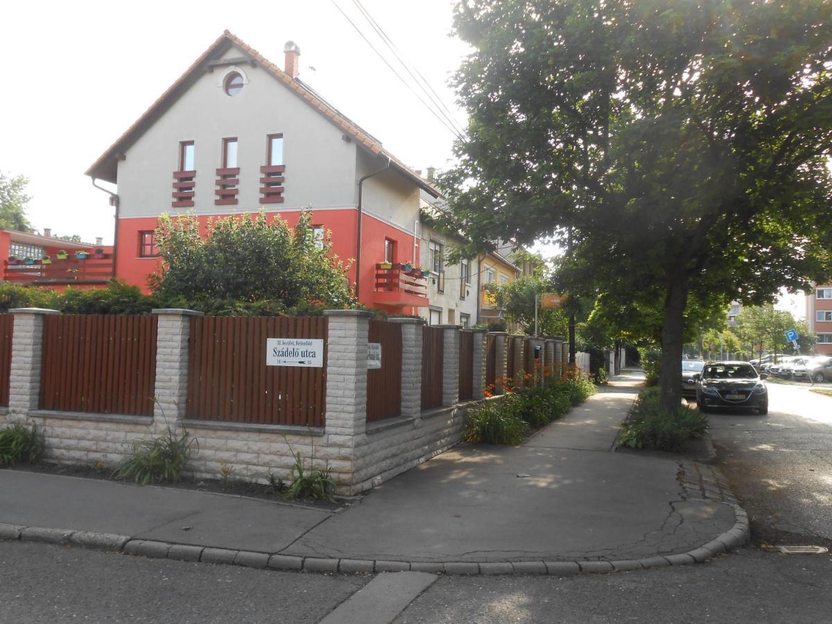 Hotel Aranyeso Vendeghaz Csorbai Budapest Exterior foto